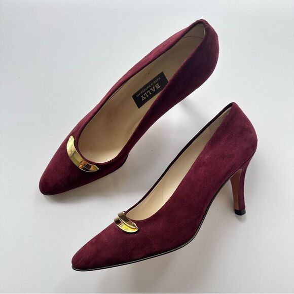 Bally Vintage New Old Stock Burgundy Suede Jeneffe Pumps w/ Gold Crescent 8